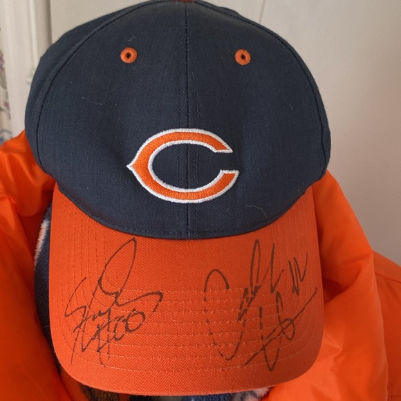 Chicago Bears Fan Package!! NWT puffer vest in L, foam hat, cap, shorts & more! - Picture 13 of 17